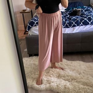 Free Gift with p purchase of 2 or more-  Light pink loose cropped pants